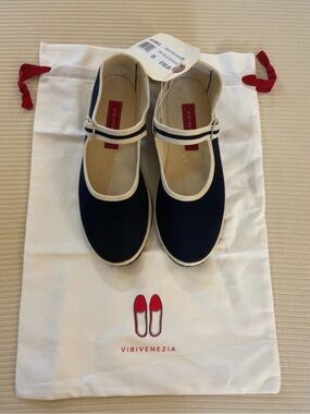 Vibi Venezia Navy Mary Jane Shoes